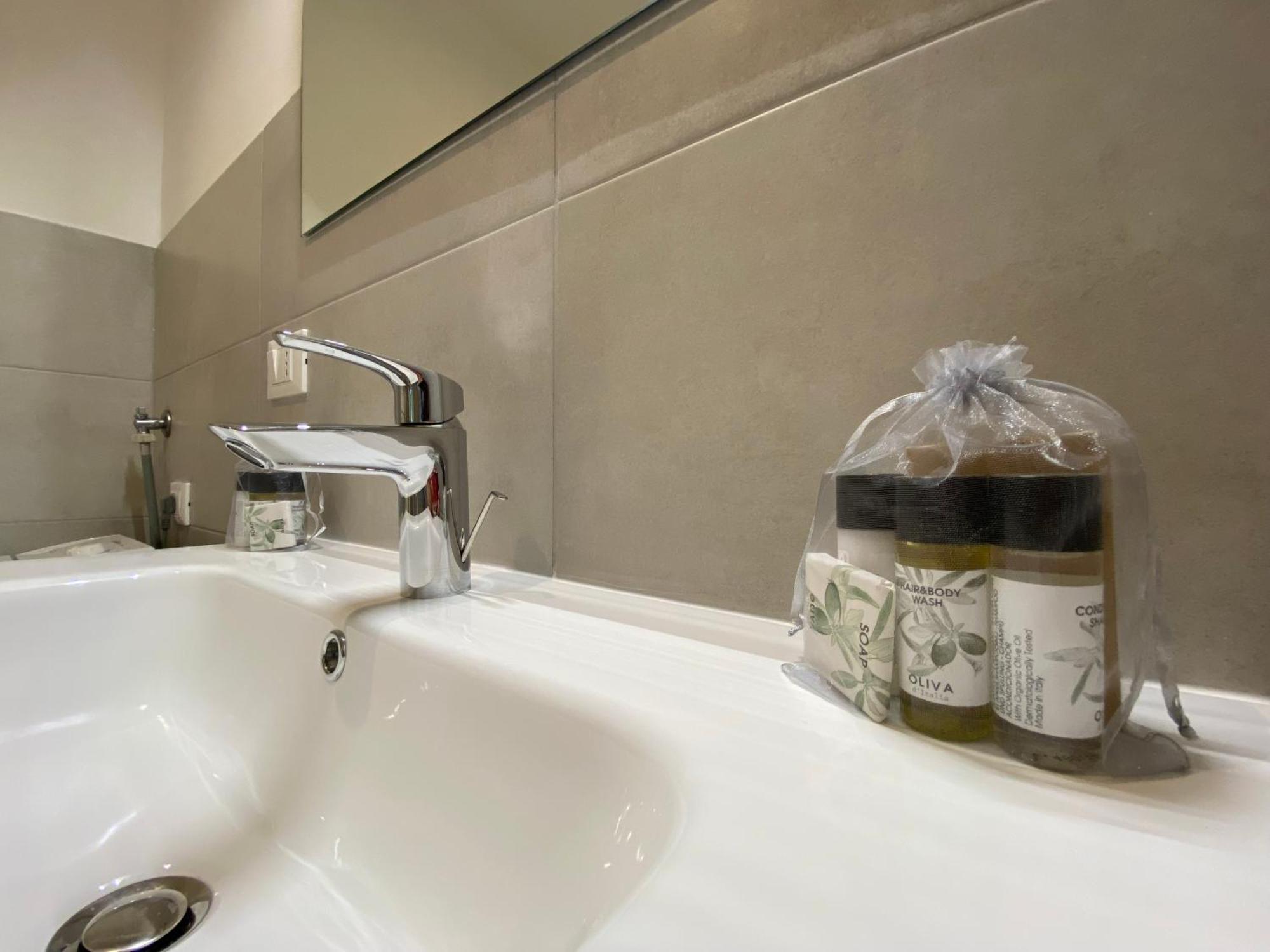 בולוניה Avantgard Rooms Terrace Suite מראה חיצוני תמונה